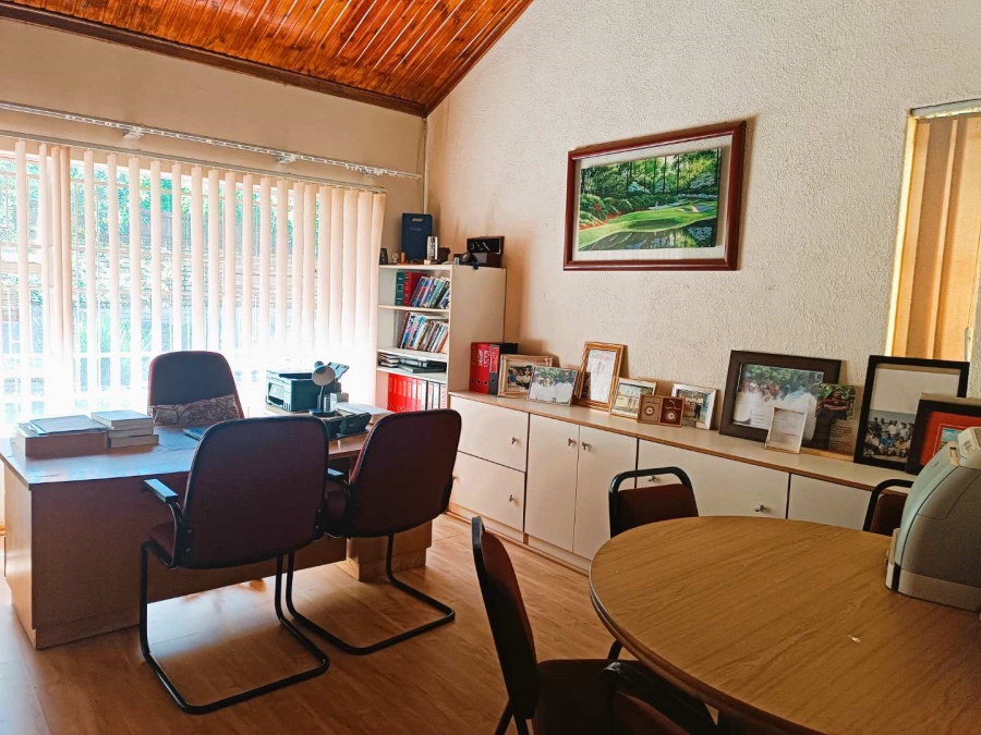 5 Bedroom Property for Sale in Pellissier Free State